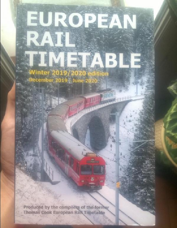 Indicateur européen / European Rail Timetable, de décembre 2019 à juin 2020. La couverture est un train Siemens roulant sur la neige.