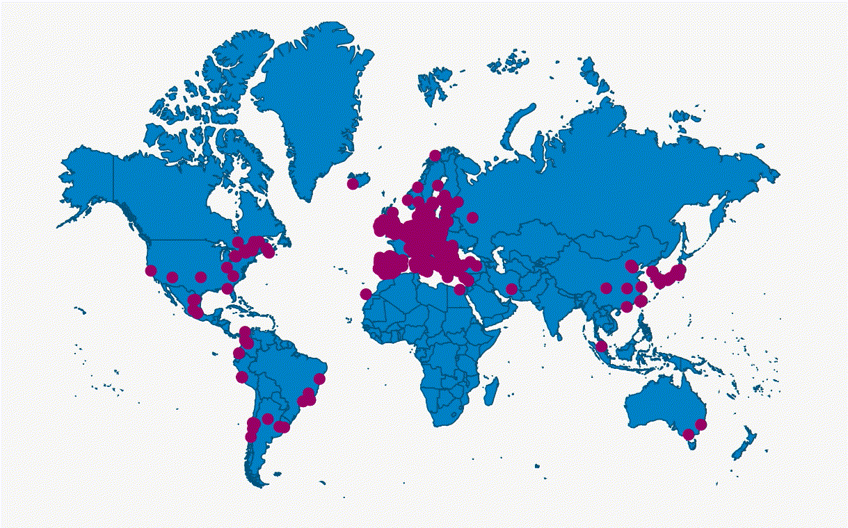 Animation représentant la carte des universités partenaires dans le monde, se réduisant peu à peu au fil des critères édictés ci-dessous.